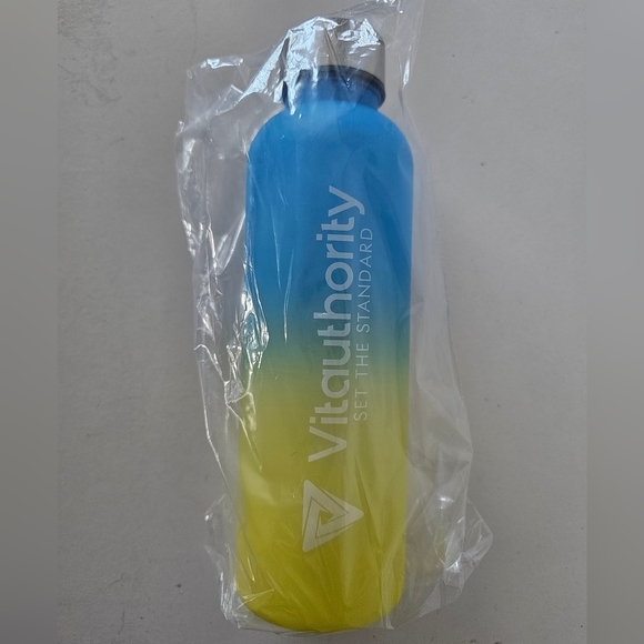 Vitauthority Gradient 18oz Water Bottle Brand New - Picture 2 of 3